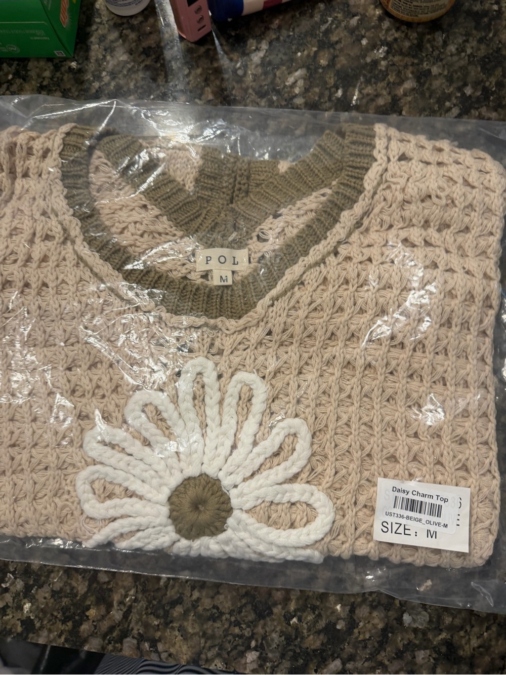 NWOT POL Daisy Charm Top in Beige and Olive Sz M - Picture 3 of 3